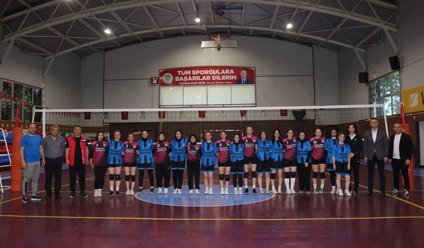 Akçaabat’ta 19 Mayıs Voleybol Turnuvası Başladı