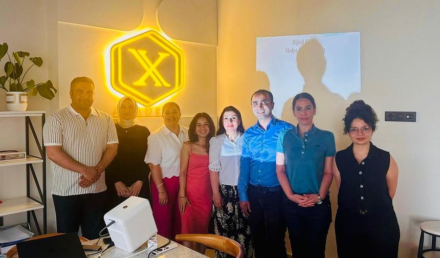 Avrasya Üniversitesi’nden Okul Öncesi Öğretmenlerine “Dijital Çağda Medya Okuryazarlığı” Konulu Eğitim