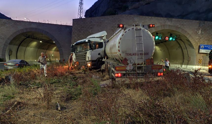 Gümüşhane-Trabzon Yolunda Tünelde Kaza