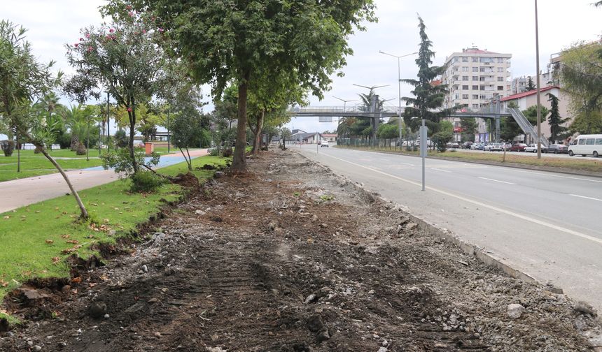 Akçaabat’ta kaldırım  düzenleme çalışması