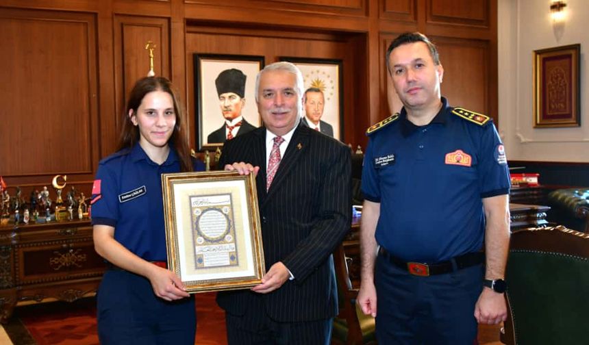 Vali Aziz Yıldırım, İtfaiyecilik Haftası Dolayısıyla İtfaiye Personelini Kabul Etti