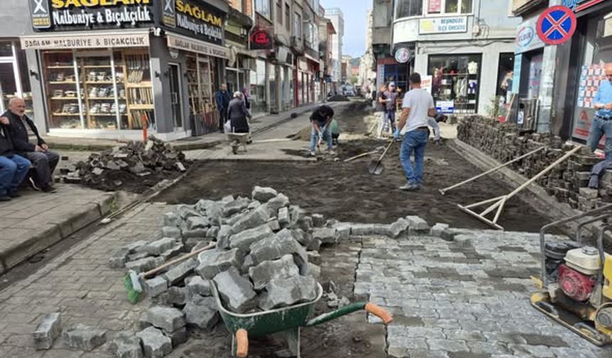 Bozulan Cadde Ve Sokaklar Onarılıyor