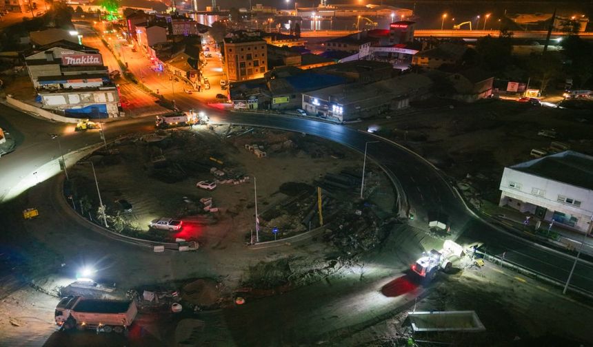 Gece yarısı kavşakta incelemede bulundu