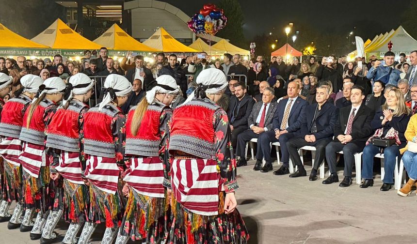 Akçaabat Belediyesi Halk Oyunları Ekipleri Gaziantep’te Göz Doldurdu
