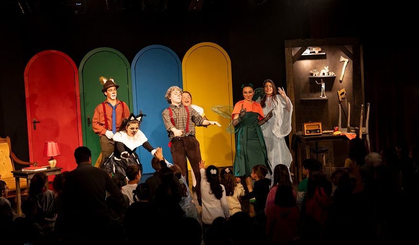 “Pinokyo” Çocuklarla Buluştu