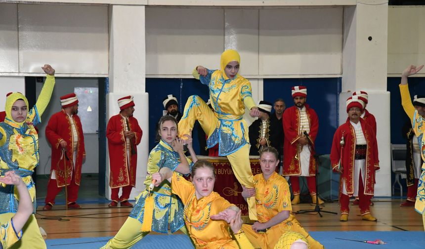 Şampiyonların Gösterisi Nefes Kesti