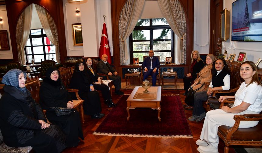 Vali Yıldırım Lösemi ve Engelli Gönüllüleri Derneğini Kabul Etti