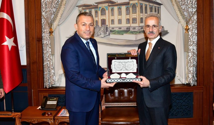Ulaştırma ve Altyapı Bakanı Uraloğlu’ndan Trabzon Valiliği’ne Ziyaret
