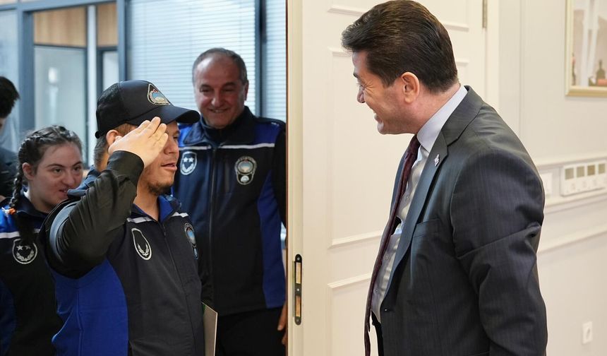 Özel Bireyler, Belediye Çalışmalarına Katıldı, “Biz De Varız” Mesajı Verdi