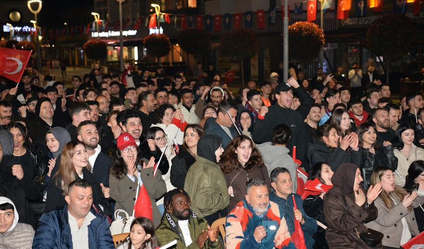 Başkan Genç,  Milli Takımı Tebrik Etti