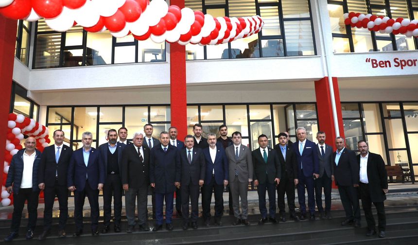 Akçaabat Kenetlendi: Şampiyonluk Öncesi Sebat Gençlikspor’a Moral Ziyareti