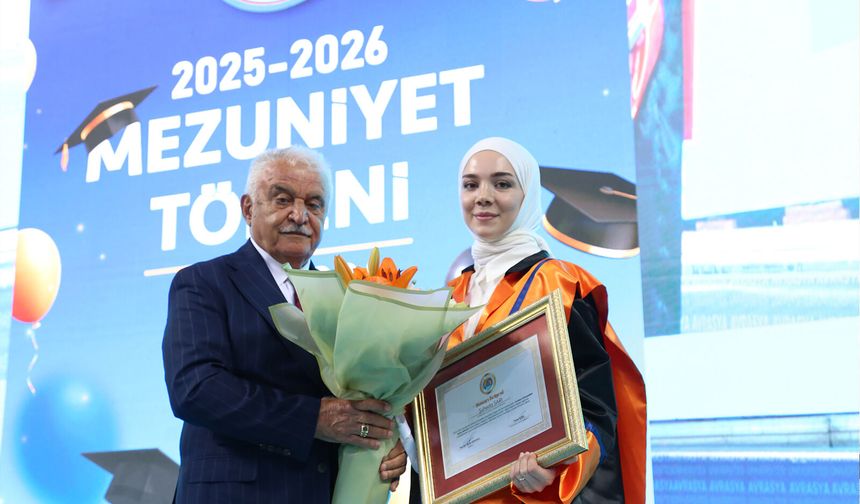 Avrasya Üniversitesi’nde Mezuniyet Coşkusu