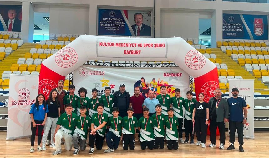 GİRESUN HENTBOLDA  YARI FİNAL BİLETİNİ ALDI