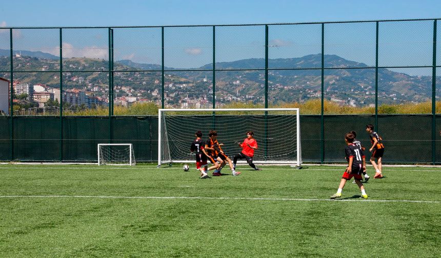 Akçaabat Belediyesi Gençleri Sporla Buluşturmaya Devam Ediyor