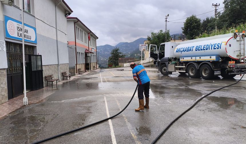 AKÇAABAT’TA OKULLAR YENİ EĞİTİM ÖĞRETİM YILINA HAZIRLANIYOR