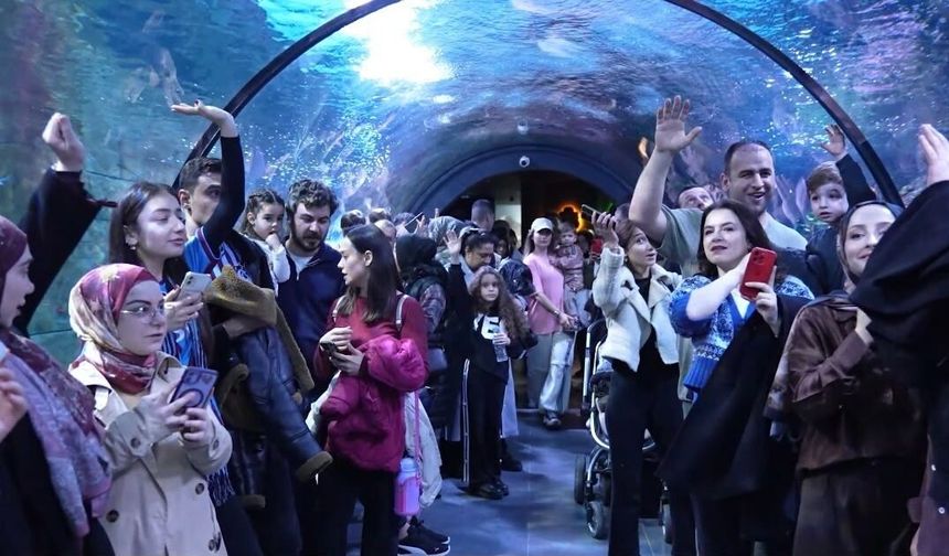 AKVARYUM VE KUŞ PARKI İLGİ ODAĞI OLDU
