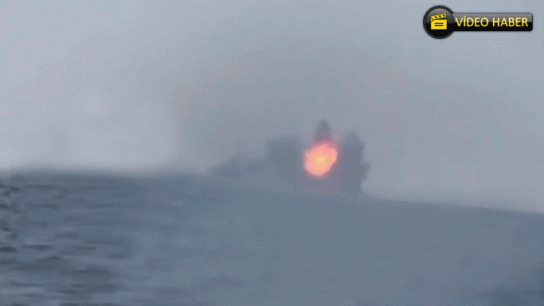 Suudi savaş gemisini denizin ortasında patlattılar!