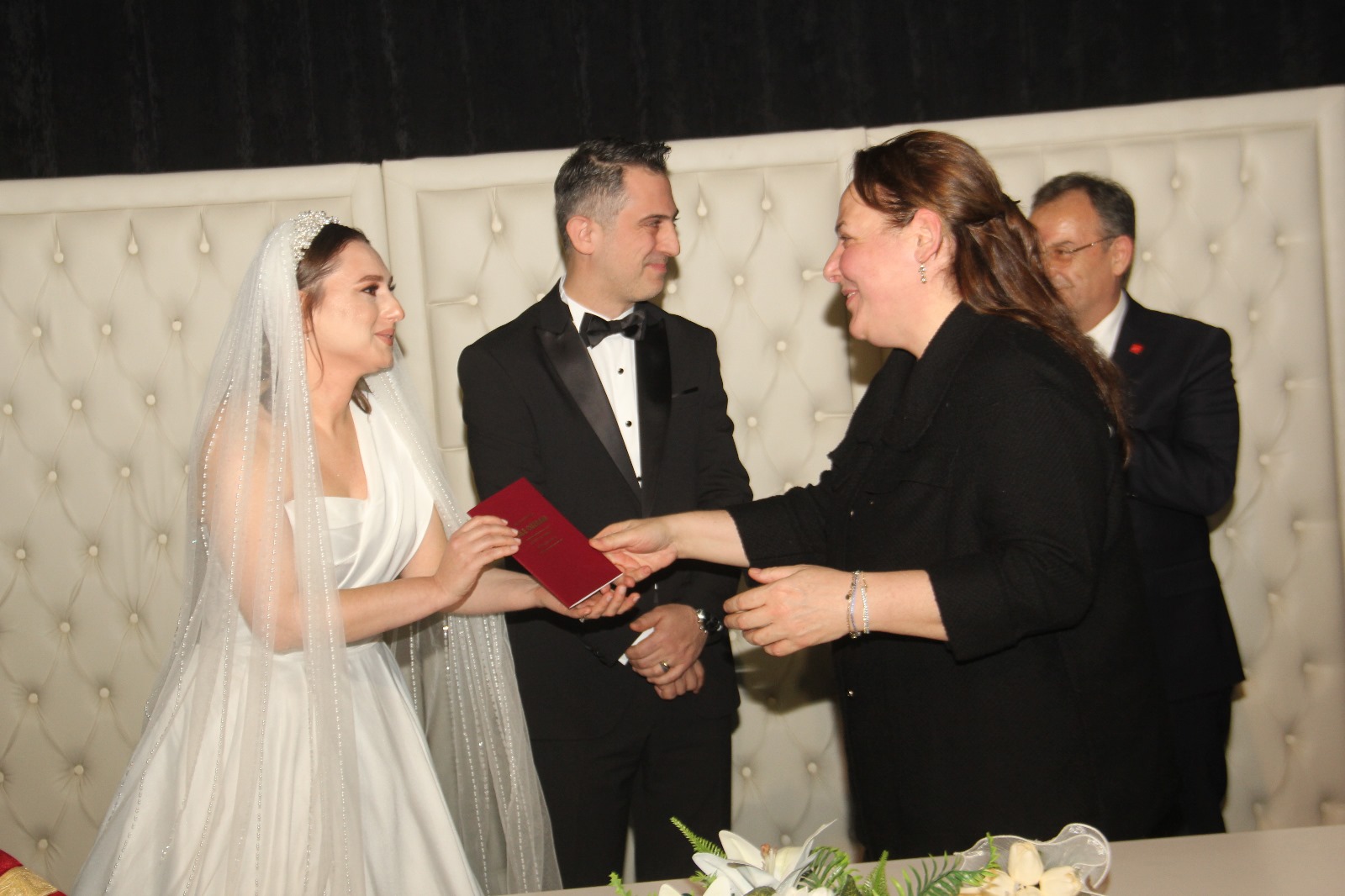 Bi̇r Ömür Mutluluğa 3