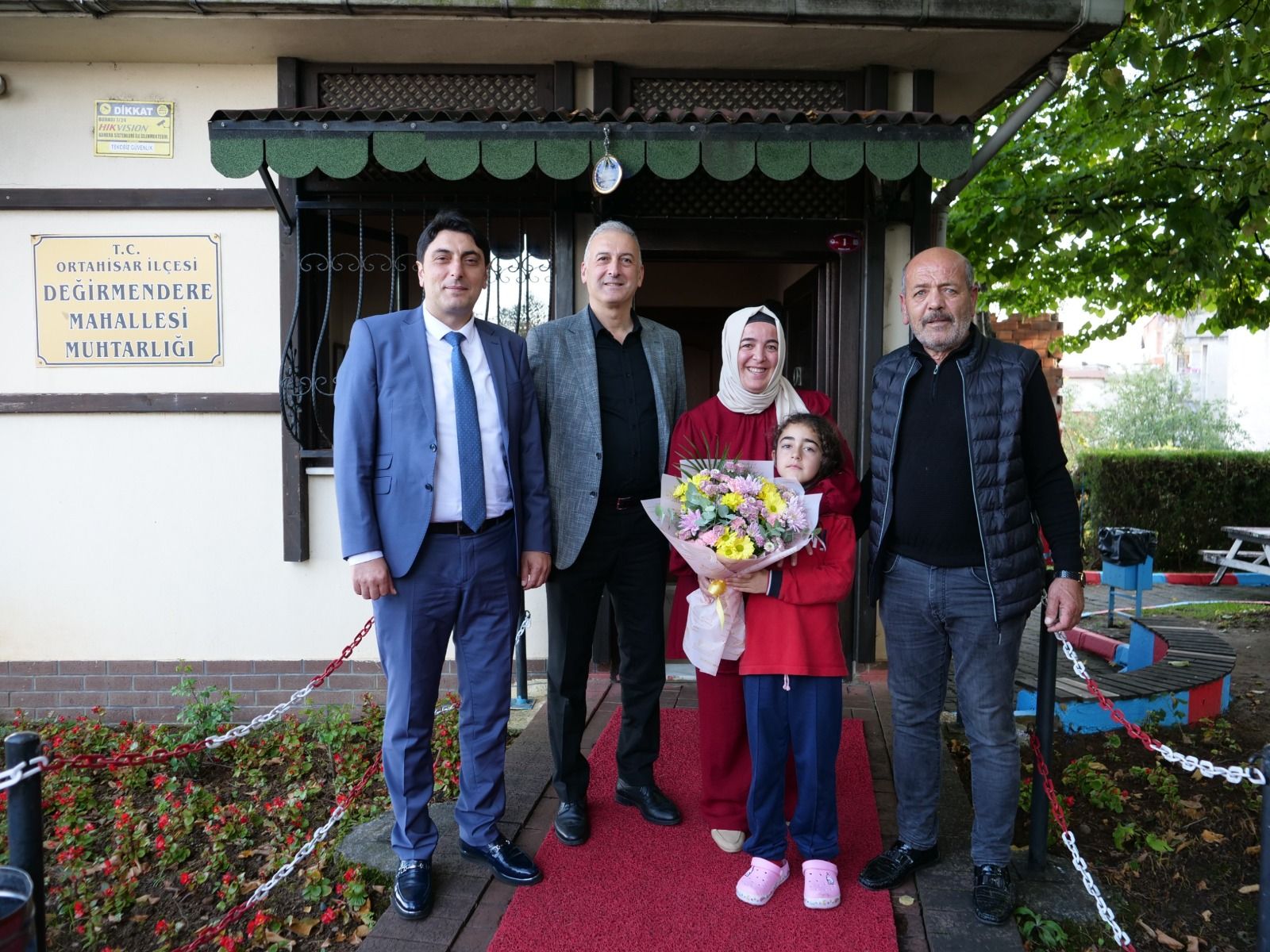 ÖZÇİLİNGİR: “KADIN MUHTARLARIMIZ MAHALLELERİMİZİN GÜÇLÜ SESİDİR”